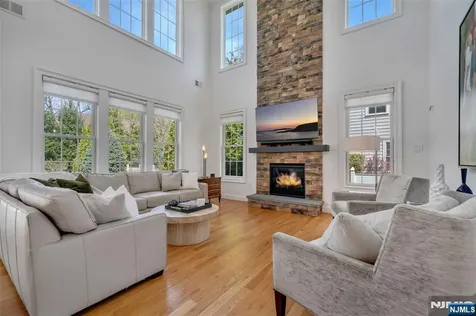 15 Eric Place Demarest NJ 07627