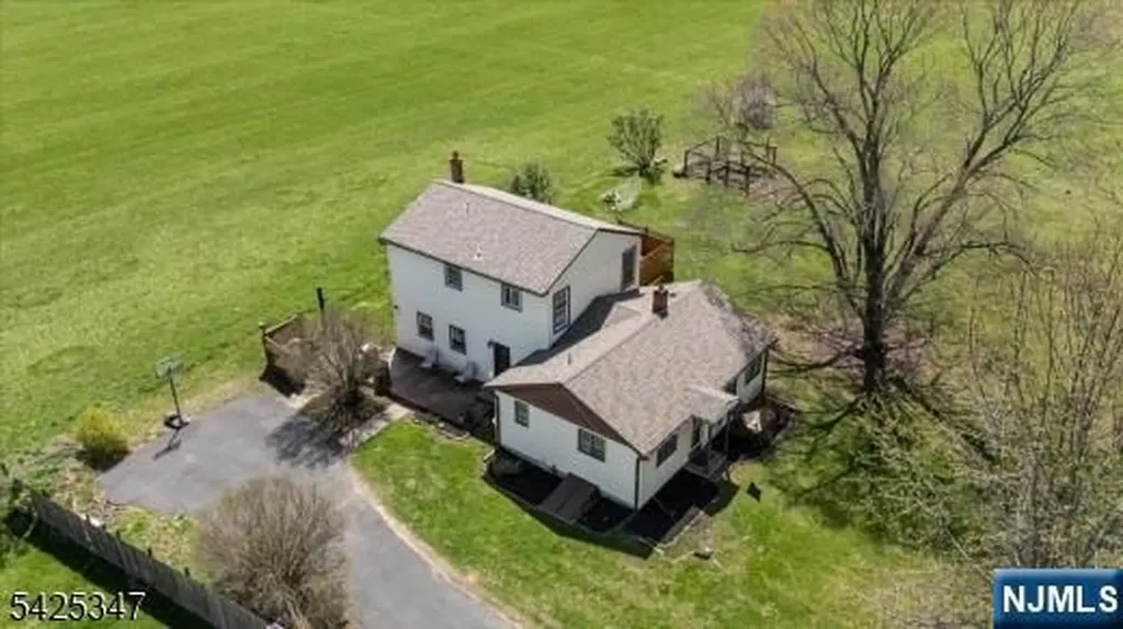 938 Maple Avenue Newton NJ 07860
