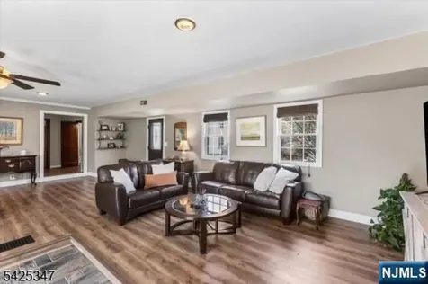 938 Maple Avenue Newton NJ 07860
