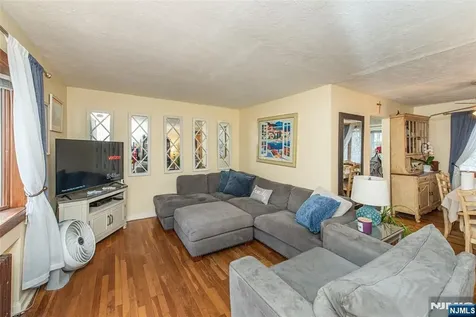 23 Sunnie West Caldwell NJ 07006