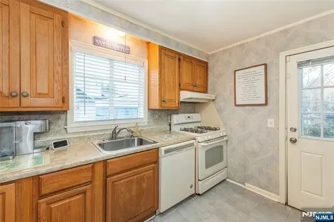 23 Sunnie West Caldwell NJ 07006