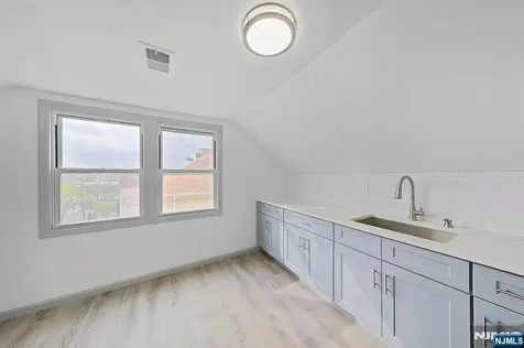 170 Sunset Avenue North Arlington NJ 07031