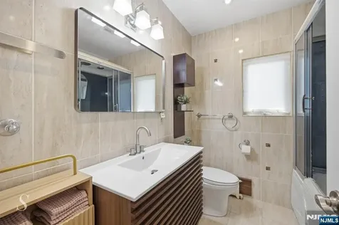 5 Franciscan Way Fair Lawn NJ 07410