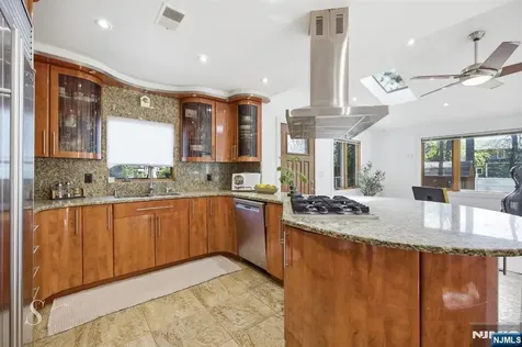 5 Franciscan Way Fair Lawn NJ 07410