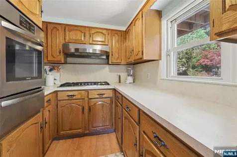 260 Glen Avenue Midland Park NJ 07432