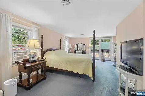 260 Glen Avenue Midland Park NJ 07432