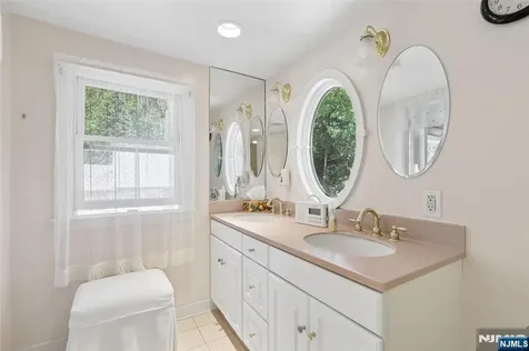 260 Glen Avenue Midland Park NJ 07432
