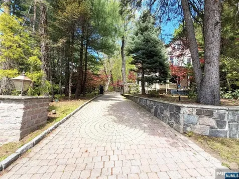 260 Glen Avenue Midland Park NJ 07432
