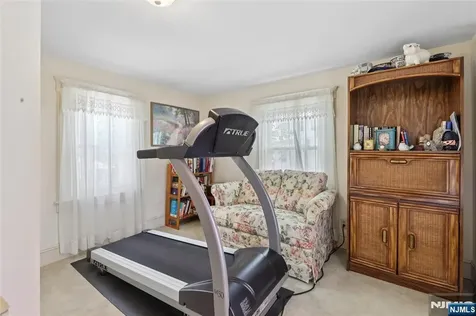 260 Glen Avenue Midland Park NJ 07432