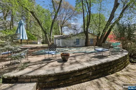 260 Glen Avenue Midland Park NJ 07432