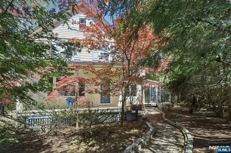 260 Glen Avenue Midland Park NJ 07432