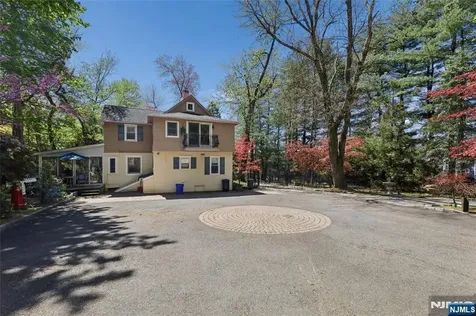 260 Glen Avenue Midland Park NJ 07432