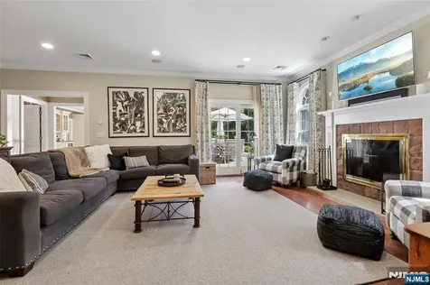 408 Drury Lane Wyckoff NJ 07481