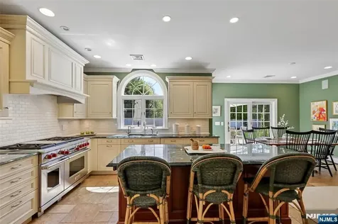 408 Drury Lane Wyckoff NJ 07481