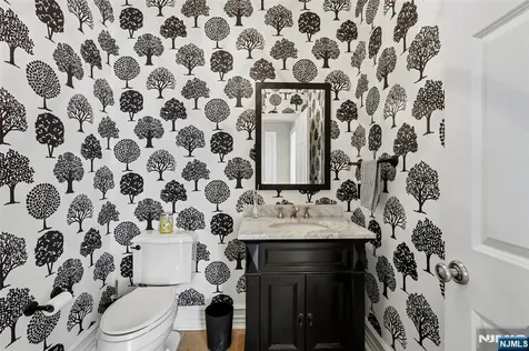 408 Drury Lane Wyckoff NJ 07481