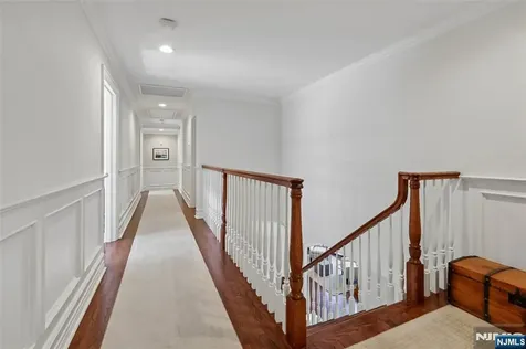 408 Drury Lane Wyckoff NJ 07481