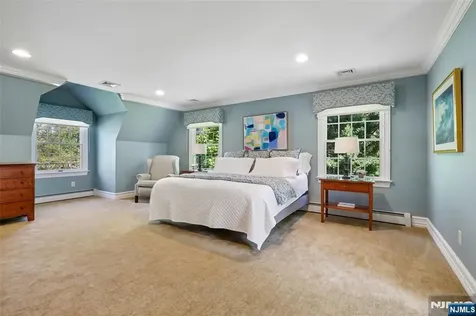 408 Drury Lane Wyckoff NJ 07481