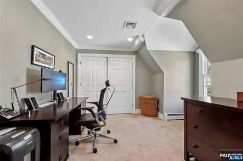 408 Drury Lane Wyckoff NJ 07481