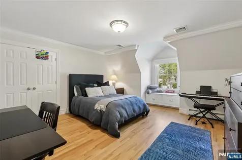 408 Drury Lane Wyckoff NJ 07481