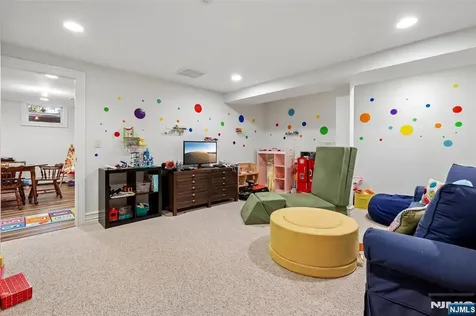408 Drury Lane Wyckoff NJ 07481