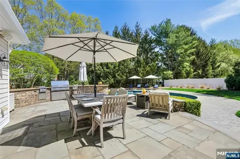 408 Drury Lane Wyckoff NJ 07481