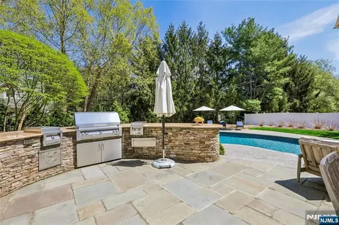 408 Drury Lane Wyckoff NJ 07481