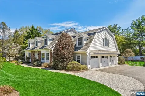 408 Drury Lane Wyckoff NJ 07481