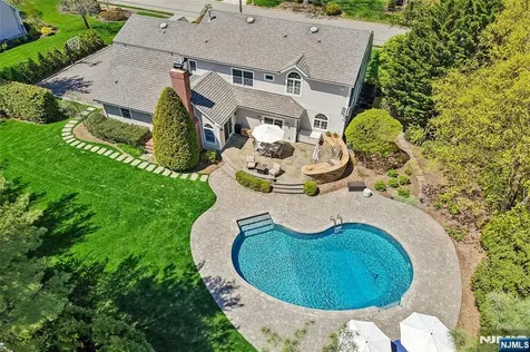 408 Drury Lane Wyckoff NJ 07481