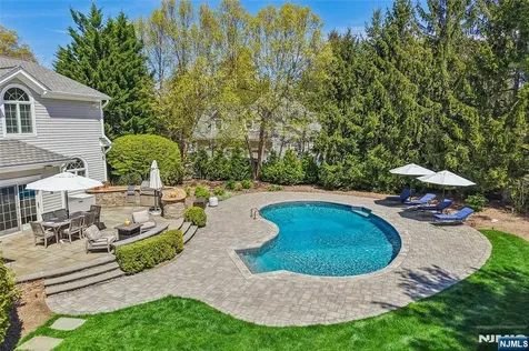 408 Drury Lane Wyckoff NJ 07481