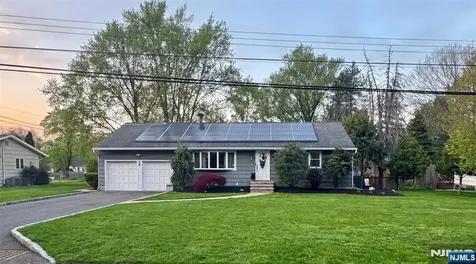 48 Maple Avenue Montville Township NJ 07058