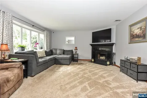 48 Maple Avenue Montville Township NJ 07058