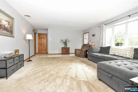 48 Maple Avenue Montville Township NJ 07058