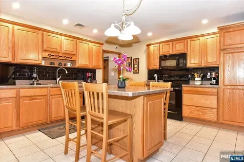 48 Maple Avenue Montville Township NJ 07058