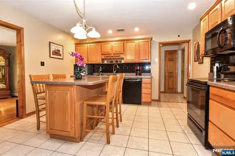 48 Maple Avenue Montville Township NJ 07058