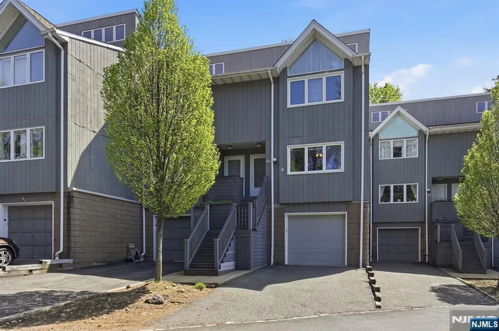 154 Marion Drive West Orange NJ 07052