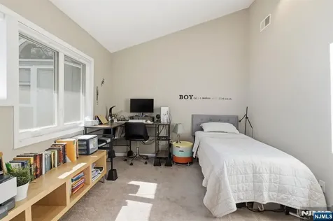 154 Marion Drive West Orange NJ 07052