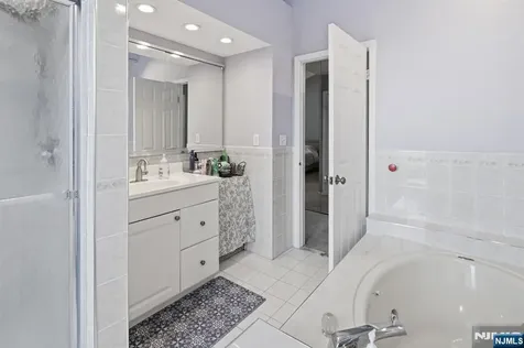154 Marion Drive West Orange NJ 07052