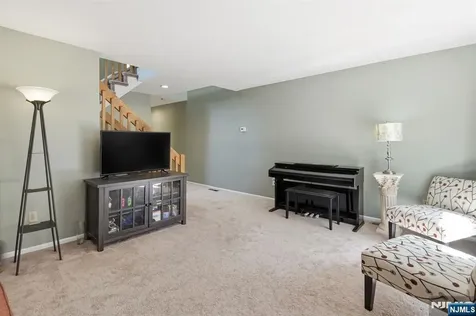 154 Marion Drive West Orange NJ 07052