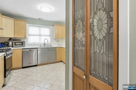 154 Marion Drive West Orange NJ 07052