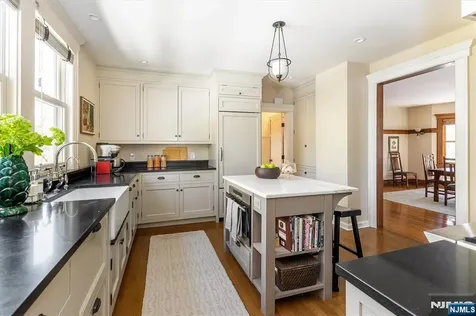 76 Edgemont Road Montclair NJ 07043