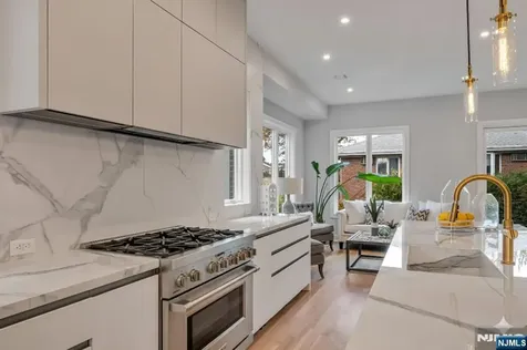 2449 Camner Street Fort Lee NJ 07024