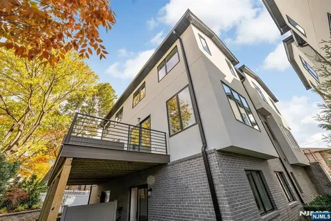 2449 Camner Street Fort Lee NJ 07024