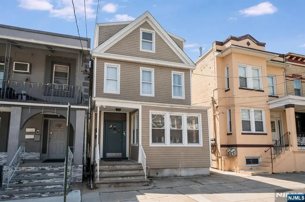219 72nd Street North Bergen NJ 07047