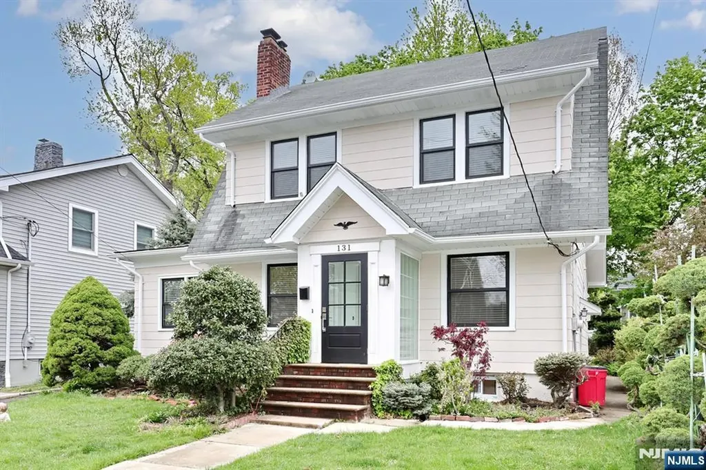 131 Highwood Avenue Leonia NJ 07605