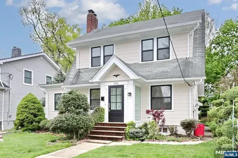 131 Highwood Avenue Leonia NJ 07605