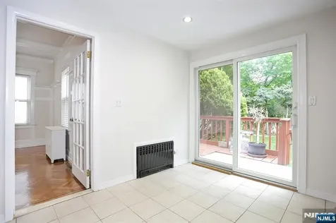 131 Highwood Avenue Leonia NJ 07605
