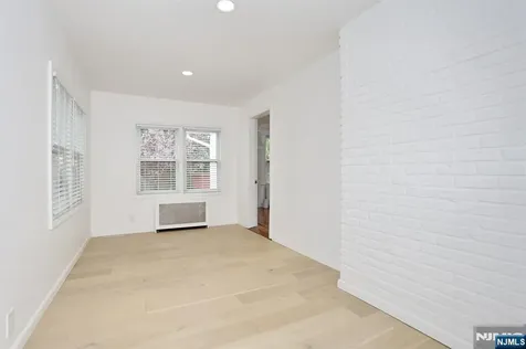 131 Highwood Avenue Leonia NJ 07605