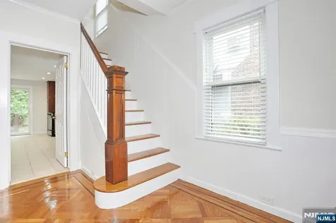 131 Highwood Avenue Leonia NJ 07605