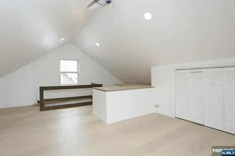 131 Highwood Avenue Leonia NJ 07605