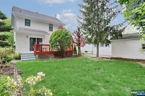 131 Highwood Avenue Leonia NJ 07605